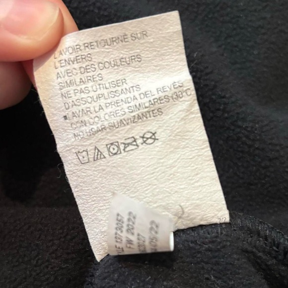 Women’s Under Armor Hoodie - Picture 8 of 8